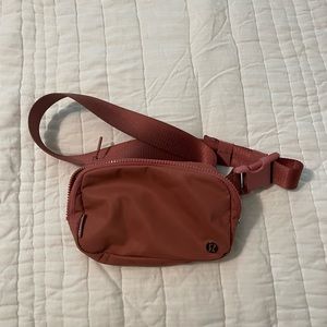 Lululemon Everywhere Belt Bag